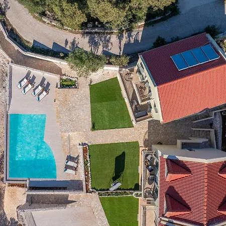 Hotel apartamentowy Hellosummer Boutique Suites,near Fiscardo!