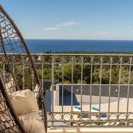 아파트호텔 Hellosummer Boutique Suites,near Fiscardo! 4*