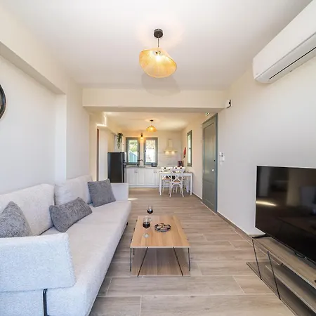 Hellosummer Boutique Suites,near Fiscardo! Apartahotel 4*