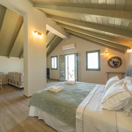 Hellosummer Boutique Suites,near Fiscardo! Apartahotel Antipata (Erisos)