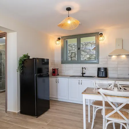 Hellosummer Boutique Suites,near Fiscardo! Apartahotel
