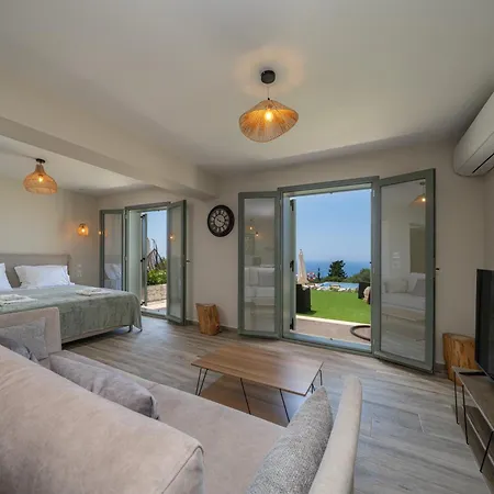 Apartahotel Hellosummer Boutique Suites,near Fiscardo!
