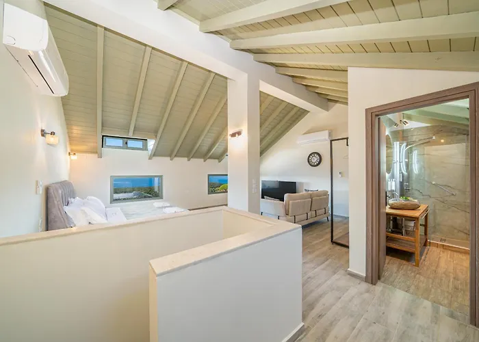Hellosummer Boutique Suites,near Fiscardo! Aparthotel