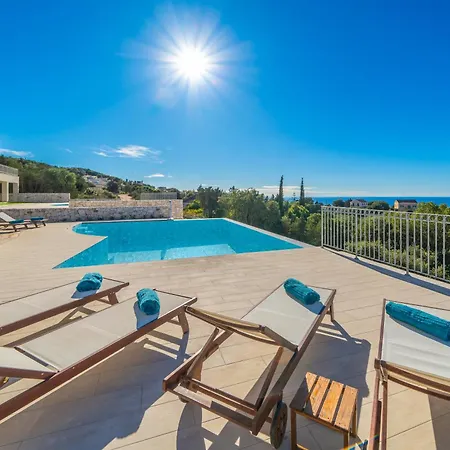 Hellosummer Boutique Suites,near Fiscardo! Apart Otel