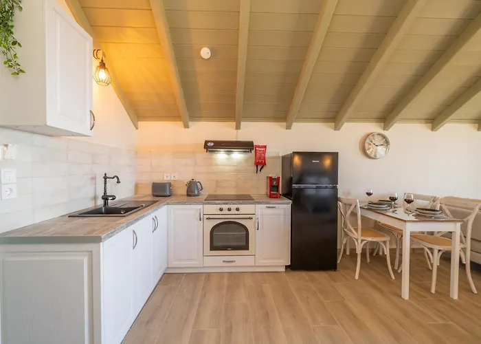 Апарт-отель Hellosummer Boutique Suites,near Fiscardo!